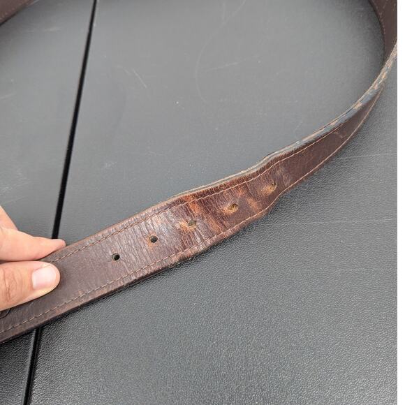 Carhartt Brown Leather Belt Size 44 Distressed Workwear Made in Guatemala - Picture 7 of 8